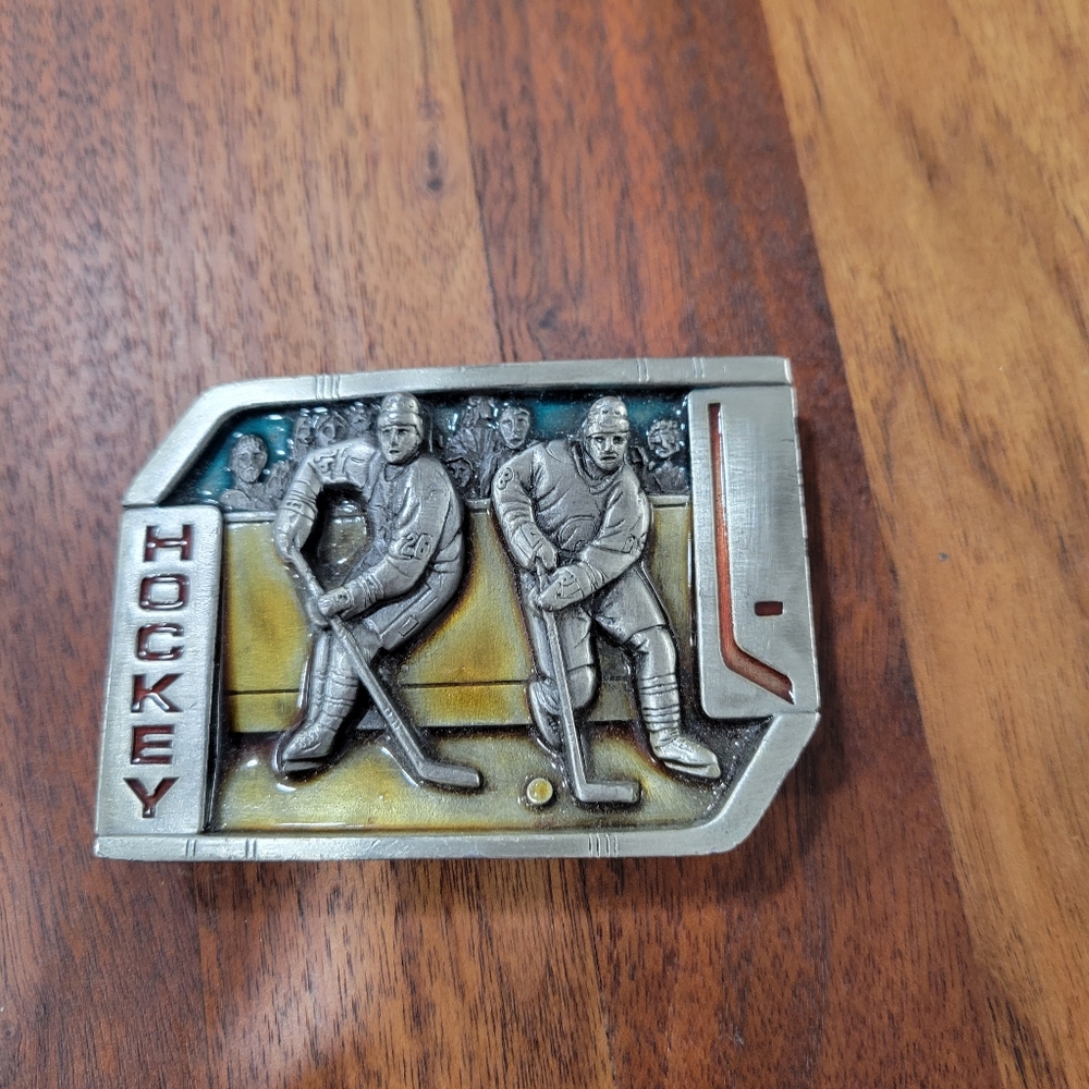 Vintage 1984 Bergamot Brass Works  Hockey Players Belt Buckle Enameld Silver Ton